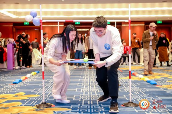 百名未婚后生王府井联谊，认领10个“微心愿”